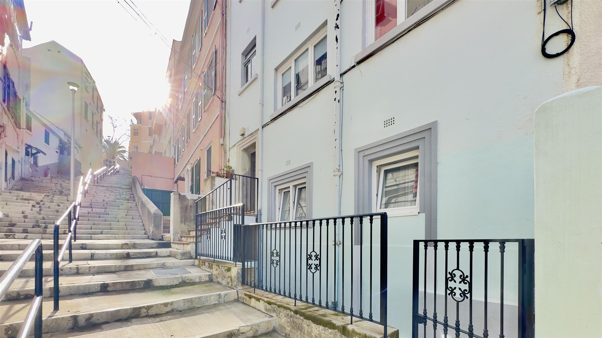 Image of Apartment - 2 Bedrooms - 1 Bathrooms for Sale in South District-Gibraltar, Image 5